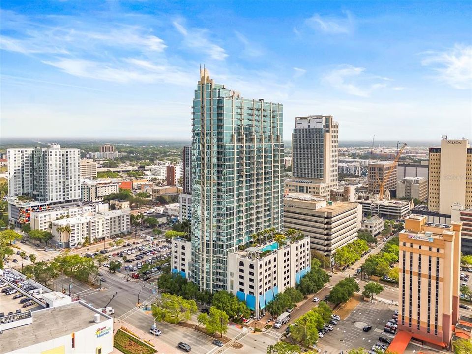 For Rent: $2,800 (1 beds, 1 baths, 838 Square Feet)