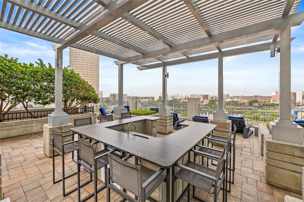 For Rent: $2,800 (1 beds, 1 baths, 838 Square Feet)