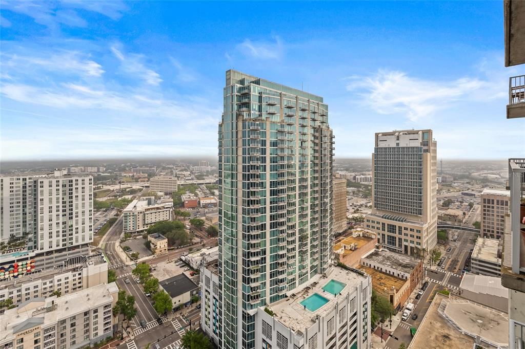 For Rent: $2,800 (1 beds, 1 baths, 838 Square Feet)