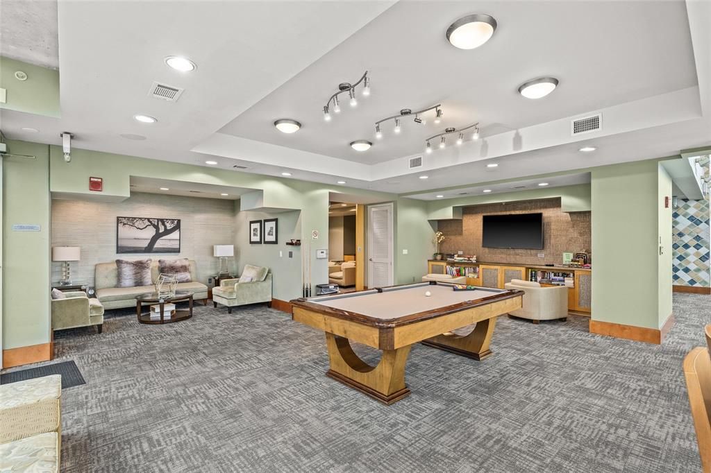 For Rent: $2,800 (1 beds, 1 baths, 838 Square Feet)