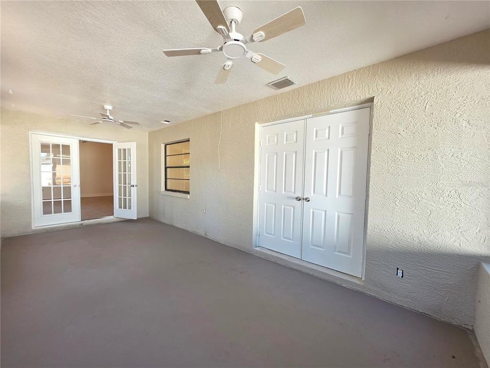 For Sale: $321,900 (3 beds, 2 baths, 1960 Square Feet)