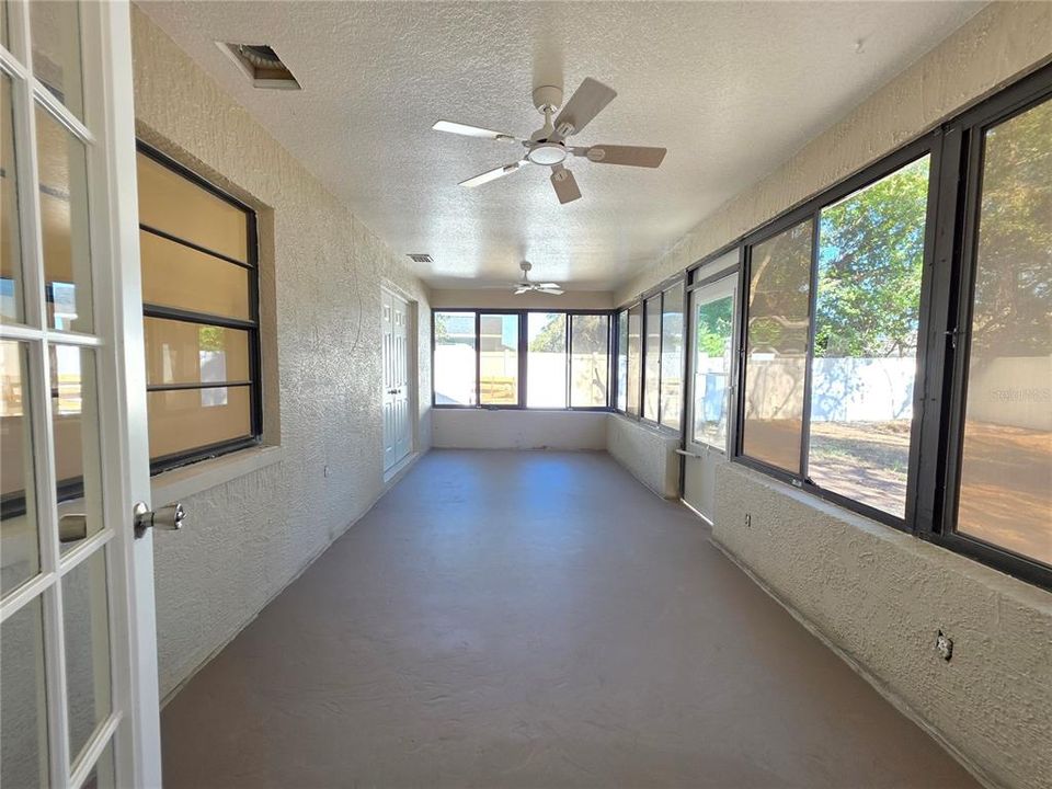 For Sale: $321,900 (3 beds, 2 baths, 1960 Square Feet)