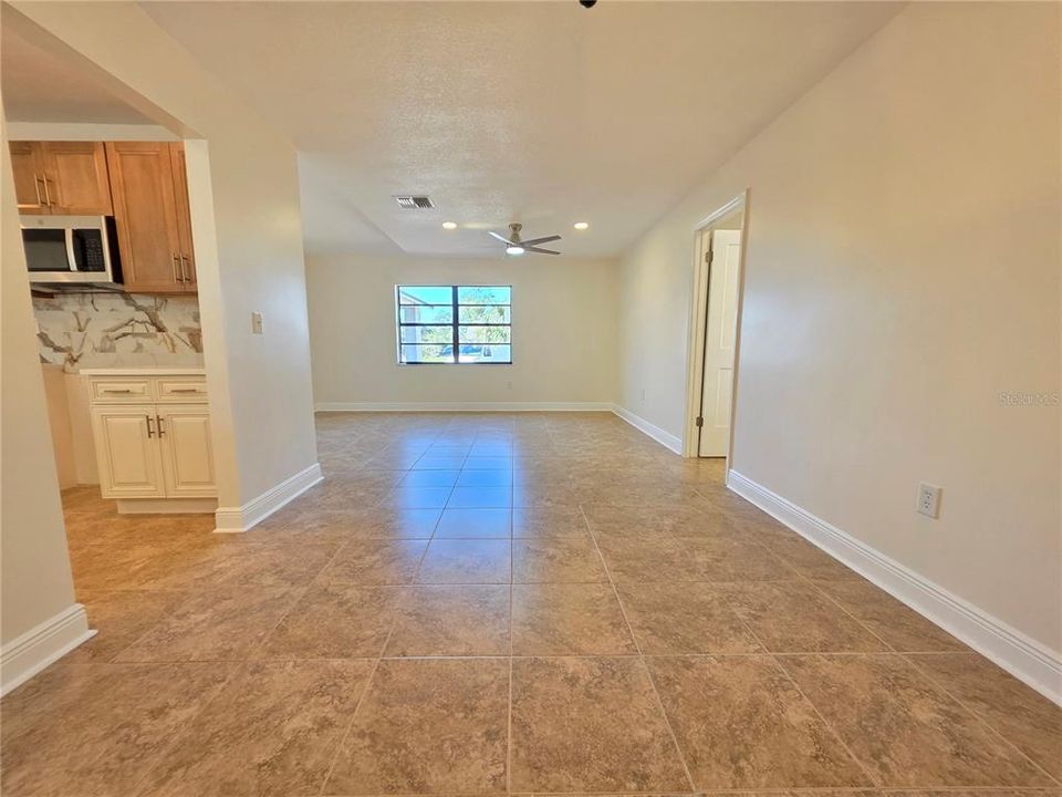 For Sale: $321,900 (3 beds, 2 baths, 1960 Square Feet)