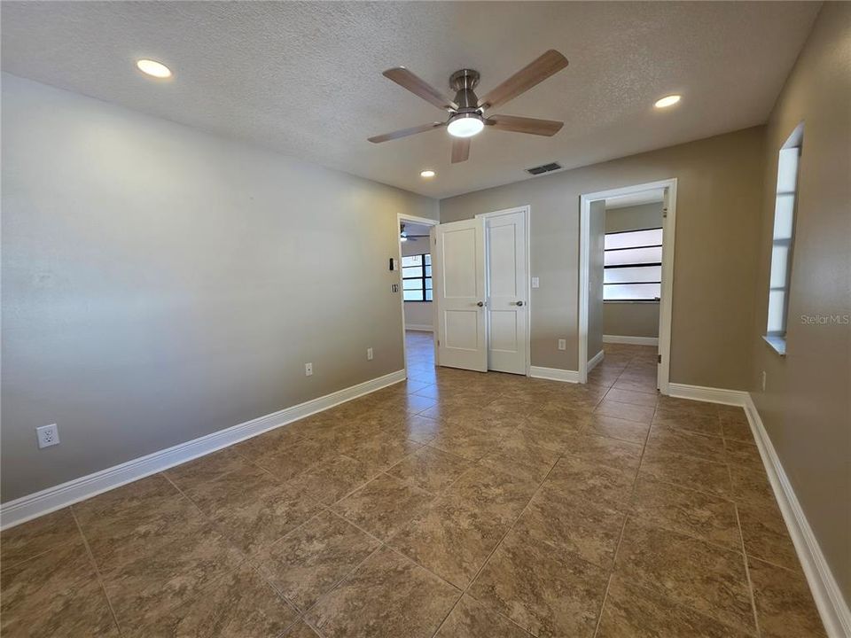 For Sale: $321,900 (3 beds, 2 baths, 1960 Square Feet)