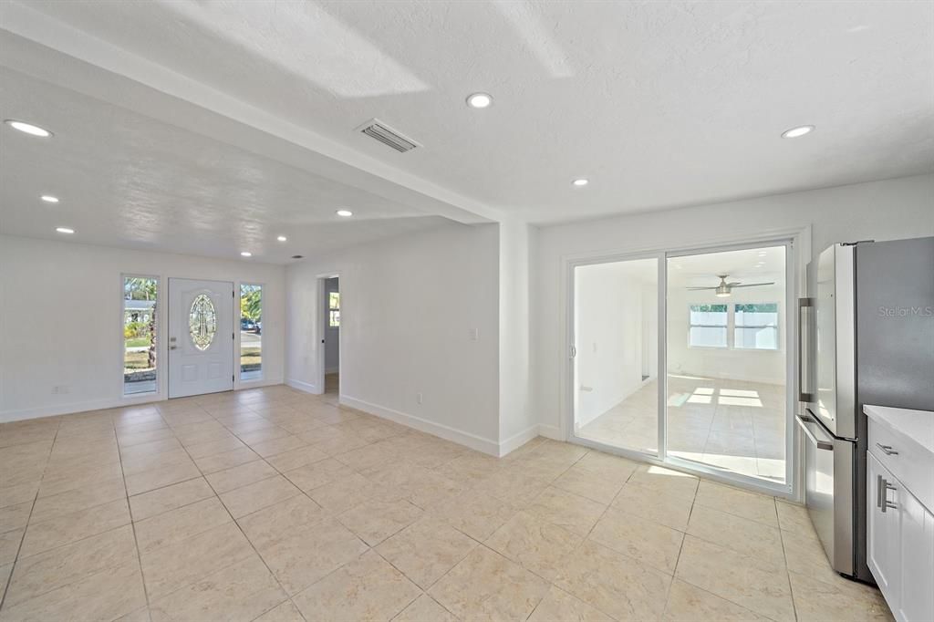 En Venta: $425,000 (3 camas, 2 baños, 1423 Pies cuadrados)