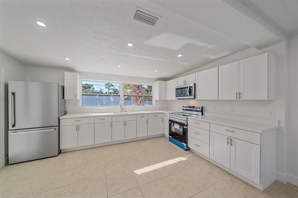 En Venta: $425,000 (3 camas, 2 baños, 1423 Pies cuadrados)