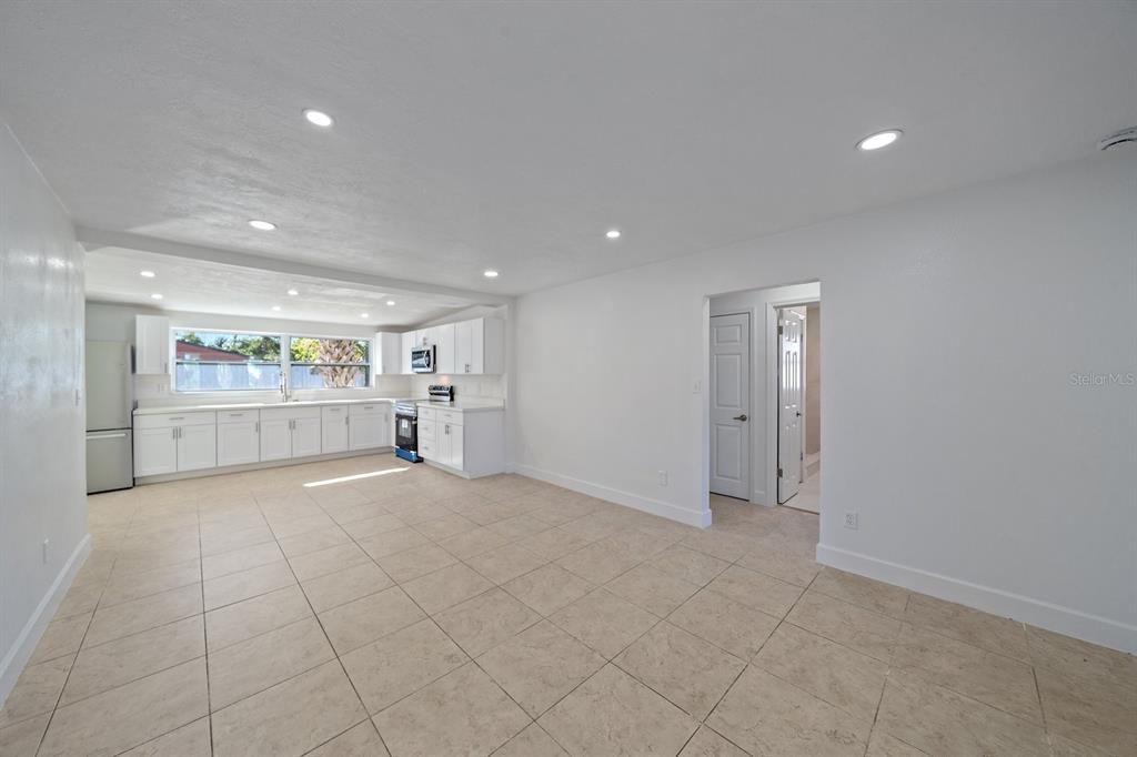 En Venta: $425,000 (3 camas, 2 baños, 1423 Pies cuadrados)