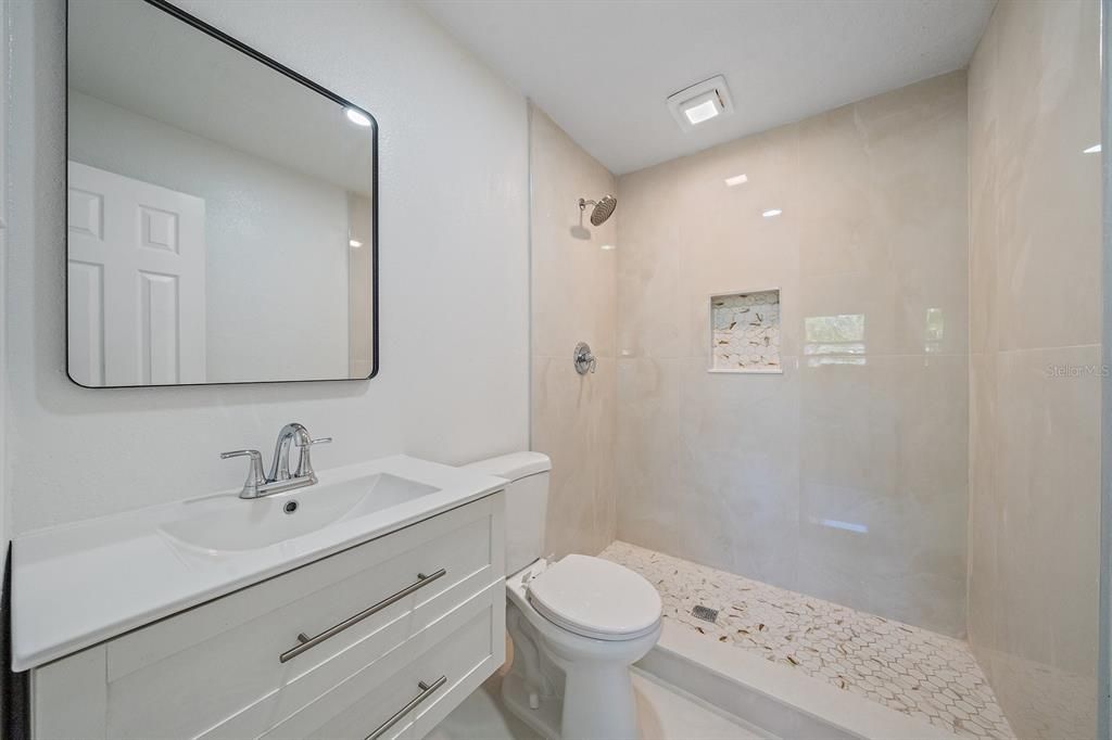 En Venta: $425,000 (3 camas, 2 baños, 1423 Pies cuadrados)