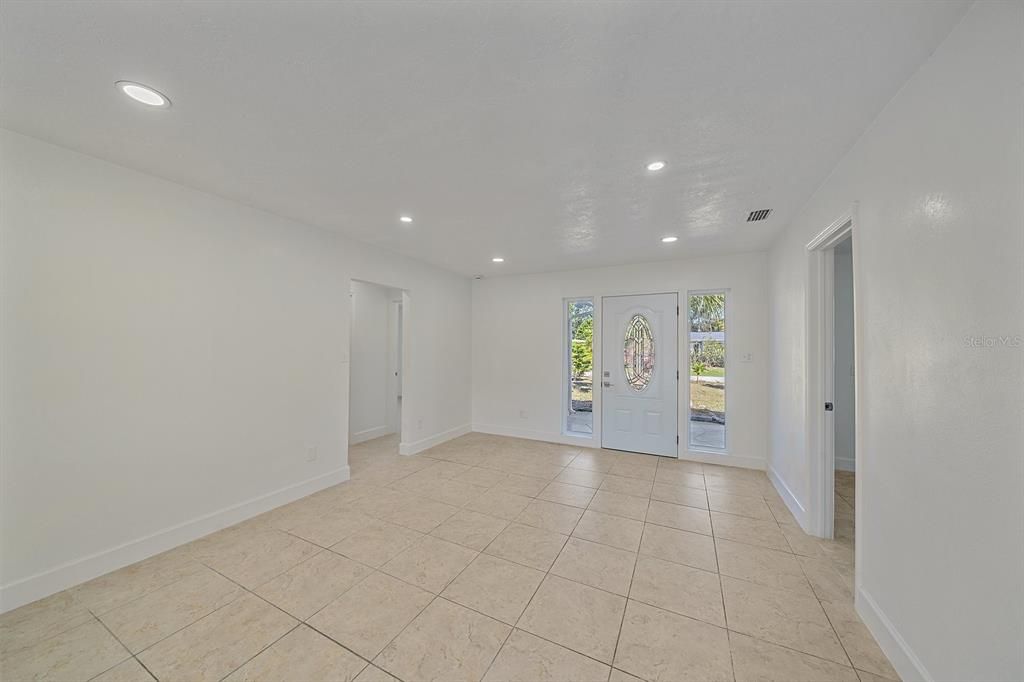 En Venta: $425,000 (3 camas, 2 baños, 1423 Pies cuadrados)