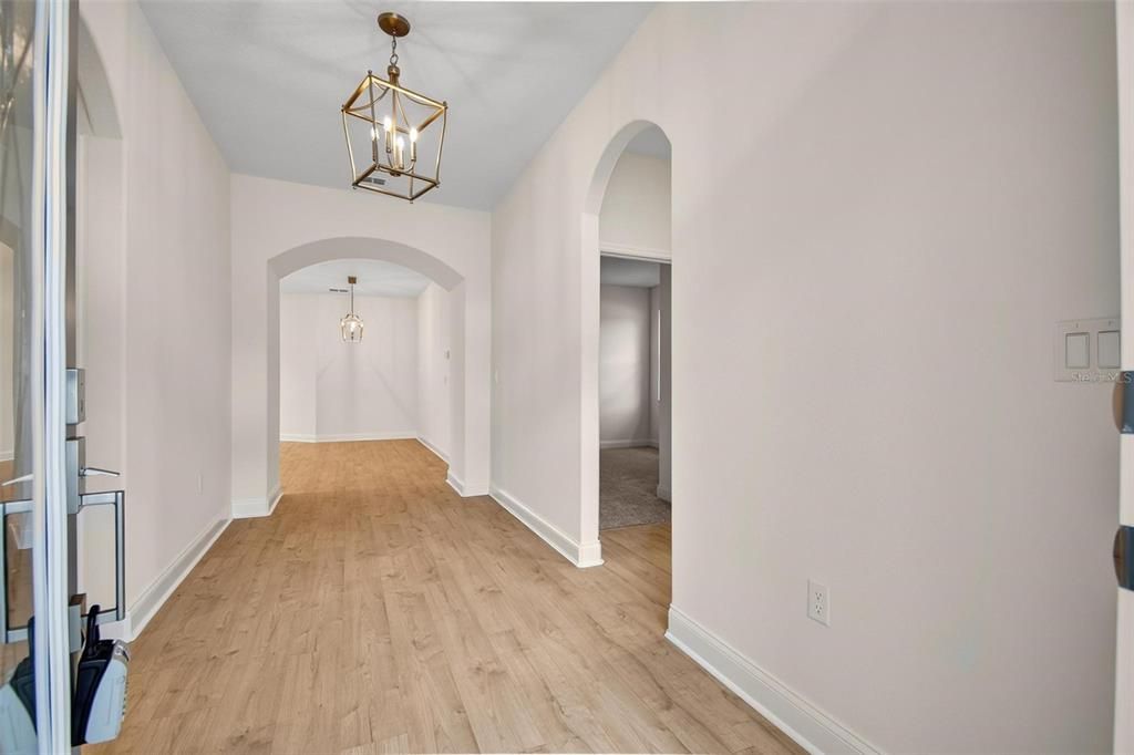 Activo con contrato: $519,900 (4 camas, 3 baños, 2450 Pies cuadrados)