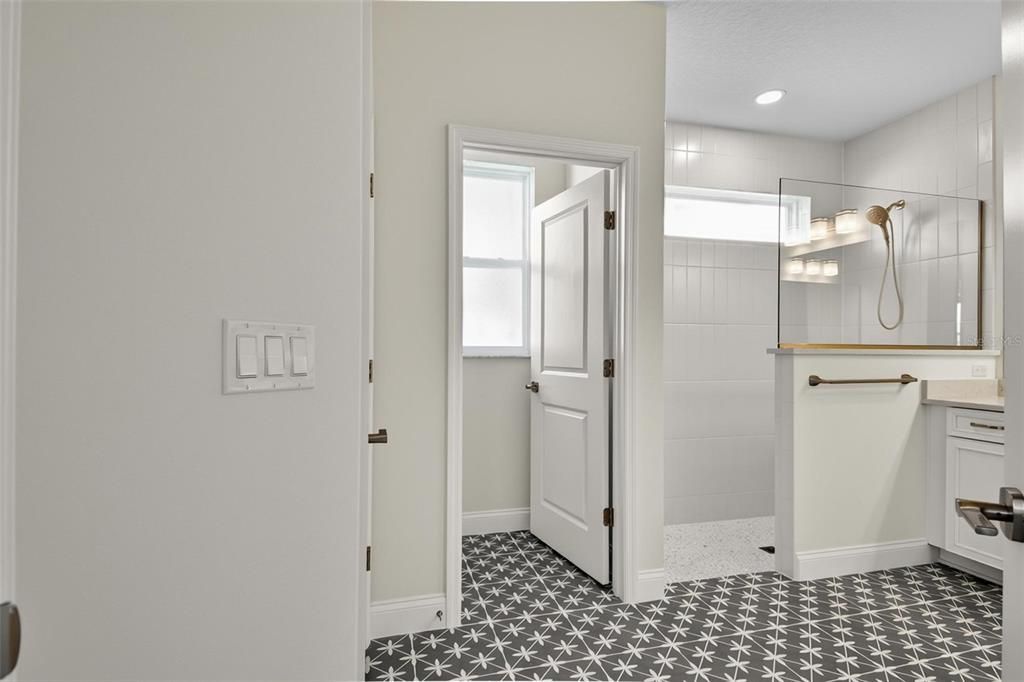 Activo con contrato: $519,900 (4 camas, 3 baños, 2450 Pies cuadrados)