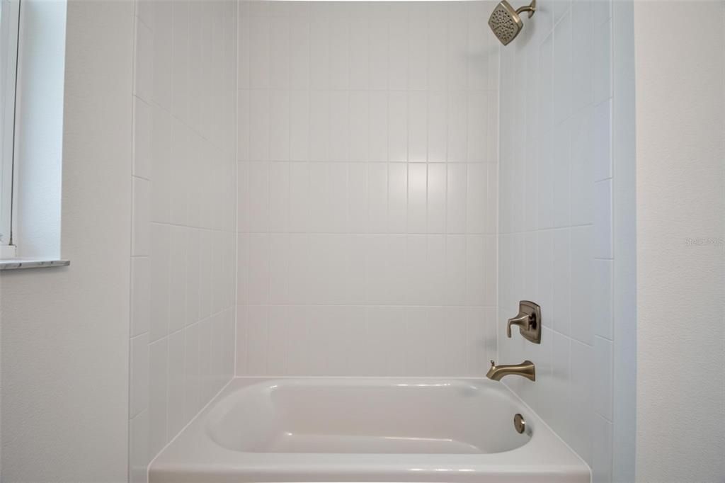 Activo con contrato: $519,900 (4 camas, 3 baños, 2450 Pies cuadrados)