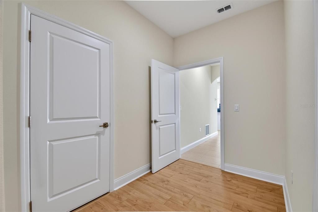 Activo con contrato: $519,900 (4 camas, 3 baños, 2450 Pies cuadrados)