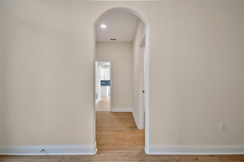 Activo con contrato: $519,900 (4 camas, 3 baños, 2450 Pies cuadrados)
