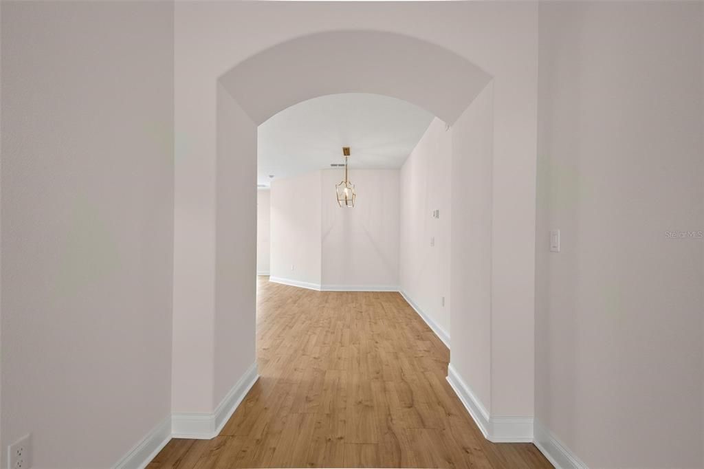 Activo con contrato: $519,900 (4 camas, 3 baños, 2450 Pies cuadrados)