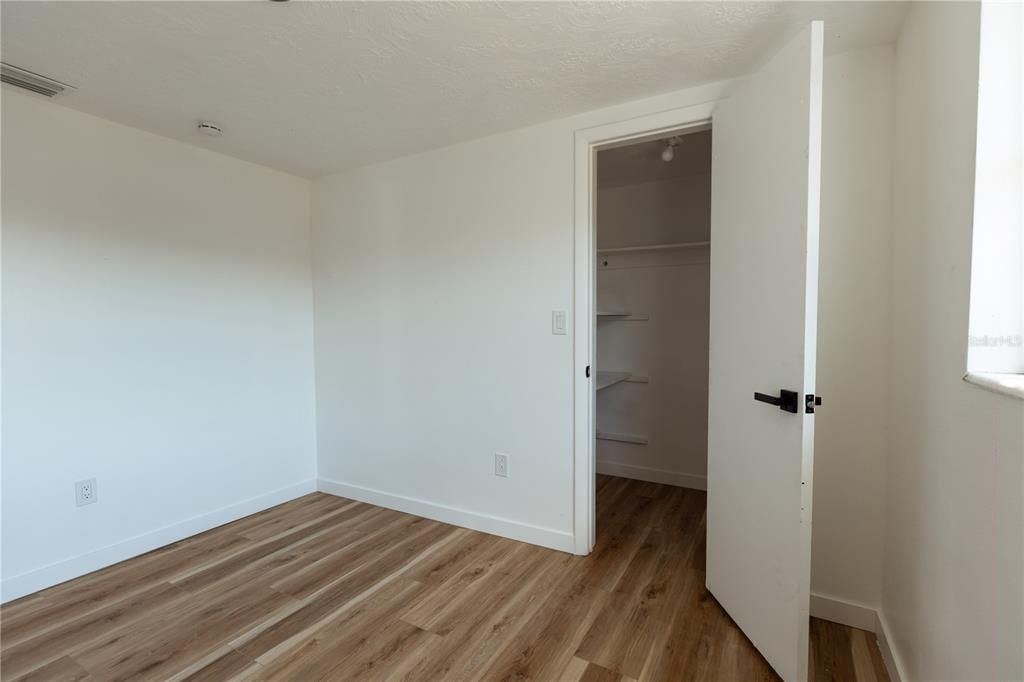 For Sale: $310,000 (3 beds, 2 baths, 1424 Square Feet)