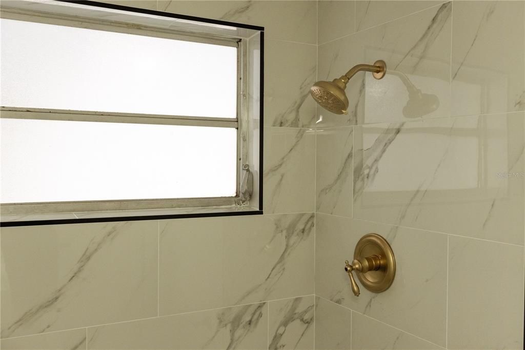 For Sale: $310,000 (3 beds, 2 baths, 1424 Square Feet)