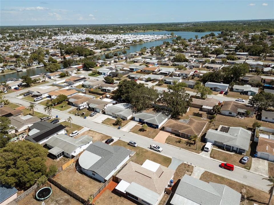 For Sale: $310,000 (3 beds, 2 baths, 1424 Square Feet)