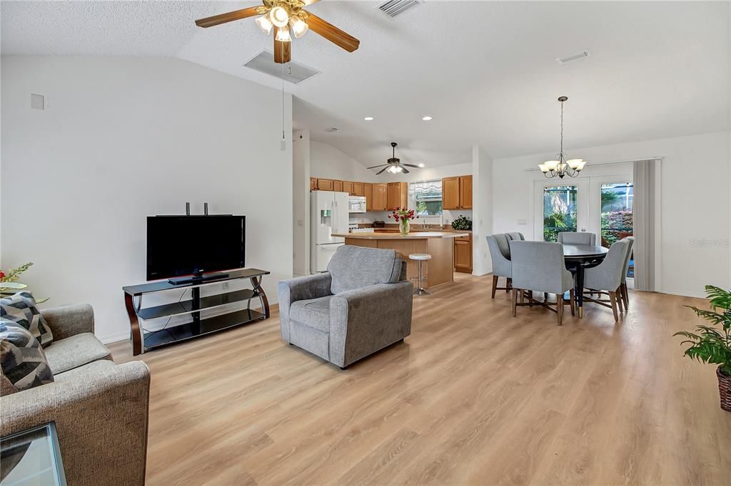 En Venta: $324,999 (3 camas, 2 baños, 1444 Pies cuadrados)