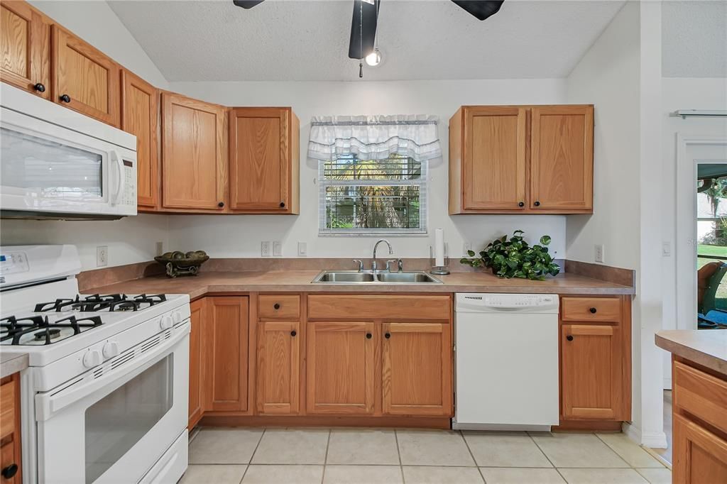 En Venta: $324,999 (3 camas, 2 baños, 1444 Pies cuadrados)