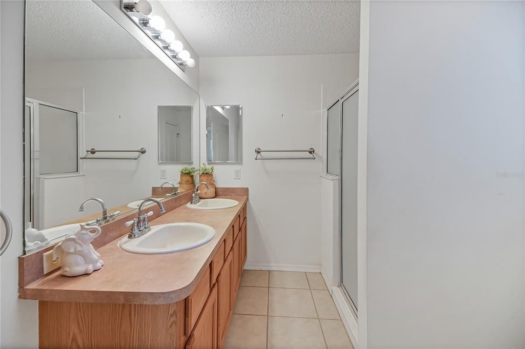 En Venta: $324,999 (3 camas, 2 baños, 1444 Pies cuadrados)