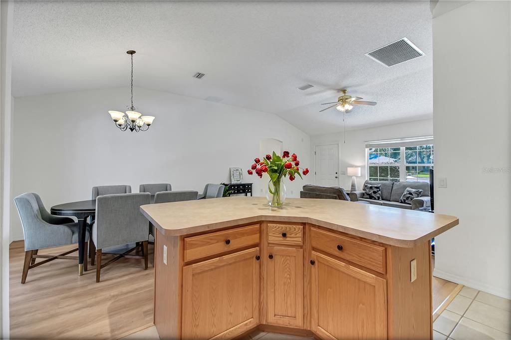 En Venta: $324,999 (3 camas, 2 baños, 1444 Pies cuadrados)