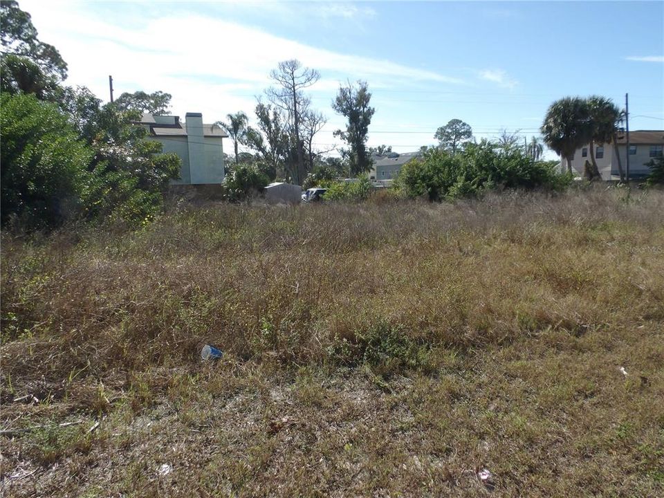 На продажу: $185,000 (0.23 acres)