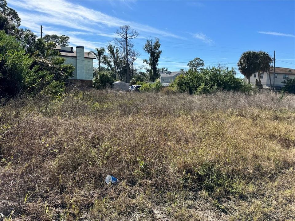 На продажу: $185,000 (0.23 acres)