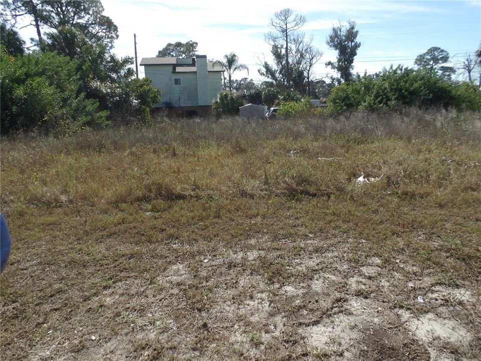 На продажу: $185,000 (0.23 acres)