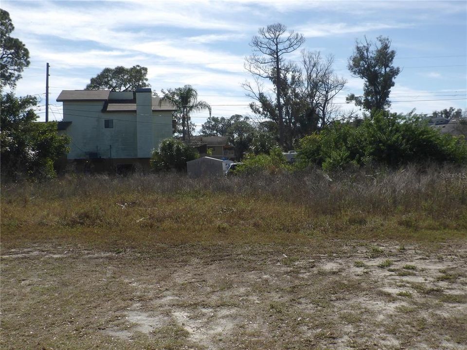 На продажу: $185,000 (0.23 acres)