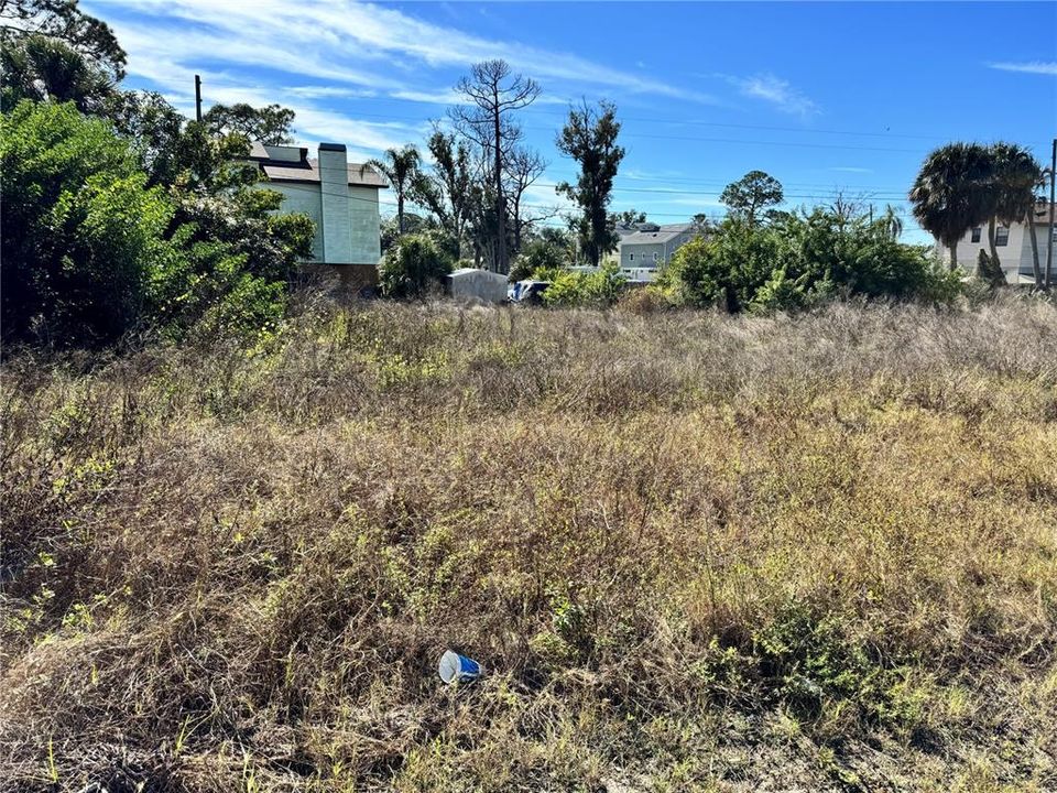 На продажу: $185,000 (0.23 acres)