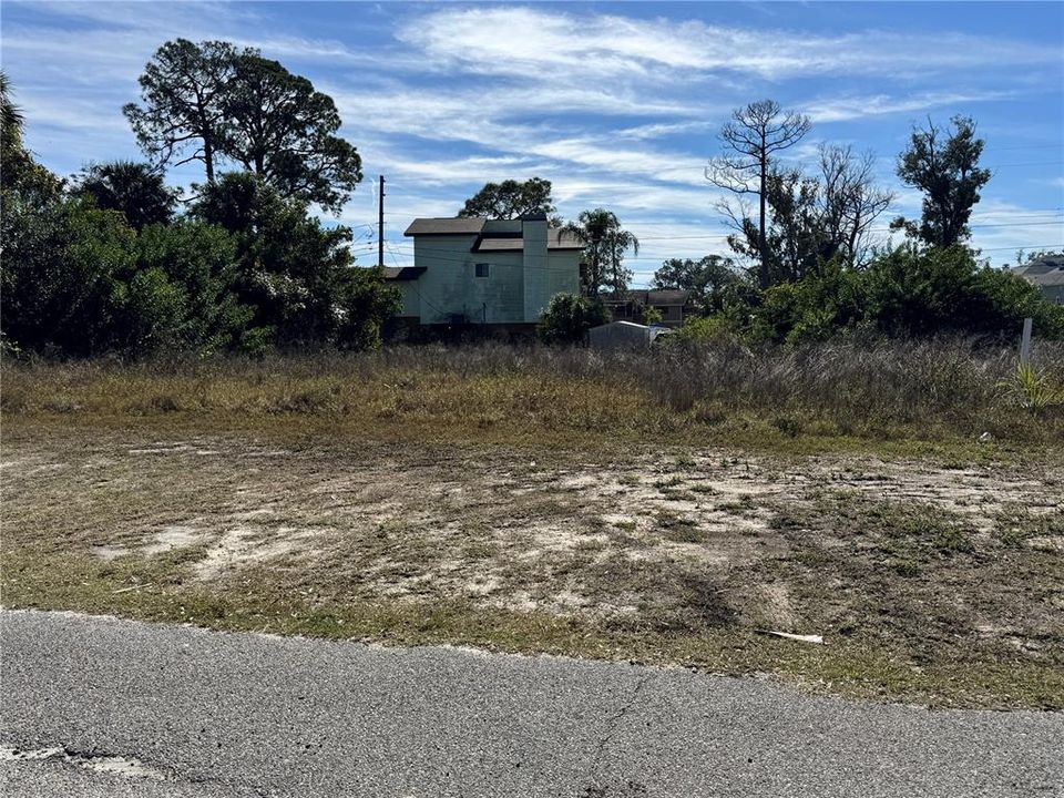 На продажу: $185,000 (0.23 acres)