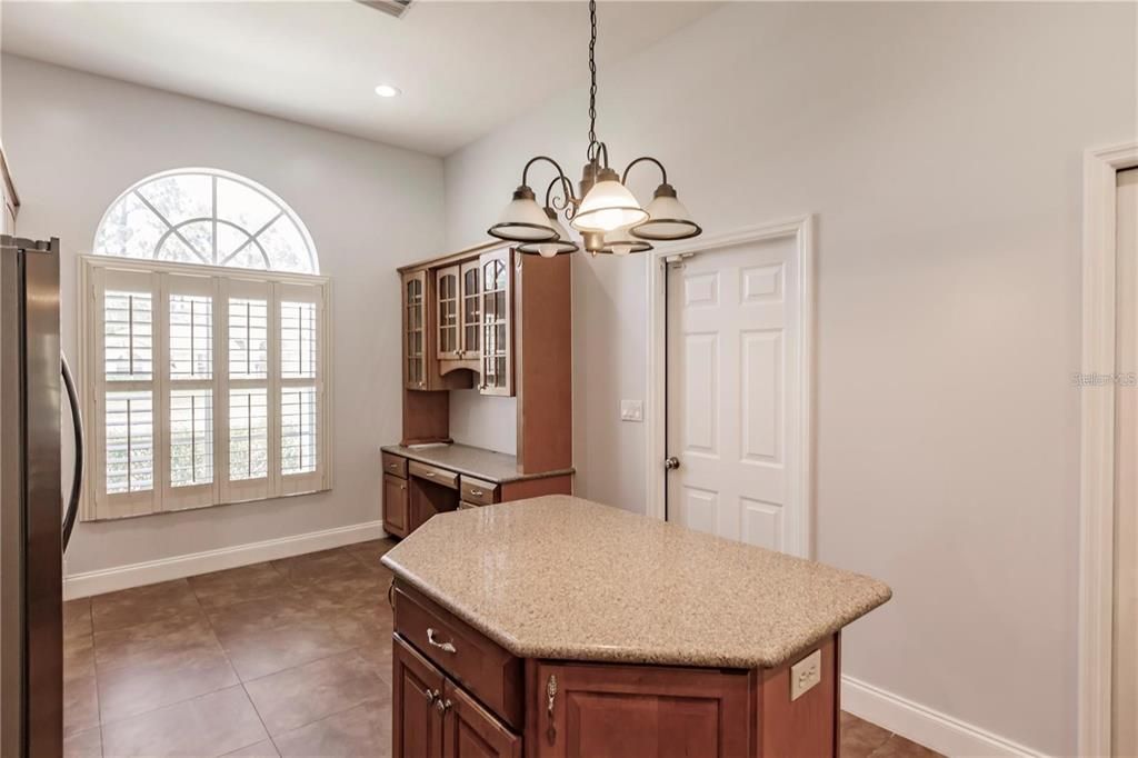 En Renta: $2,200 (4 camas, 3 baños, 1850 Pies cuadrados)