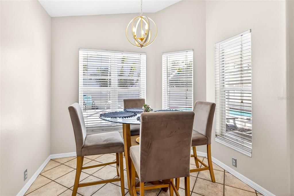 En Venta: $345,000 (3 camas, 2 baños, 1583 Pies cuadrados)