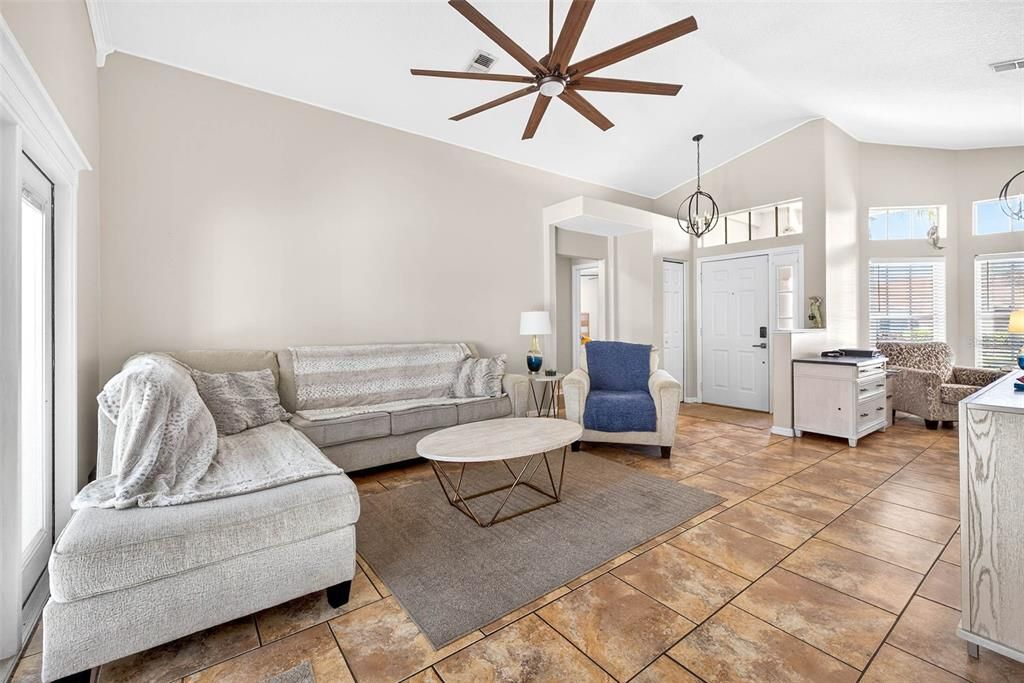 En Venta: $345,000 (3 camas, 2 baños, 1583 Pies cuadrados)