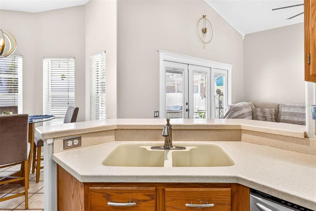 En Venta: $345,000 (3 camas, 2 baños, 1583 Pies cuadrados)