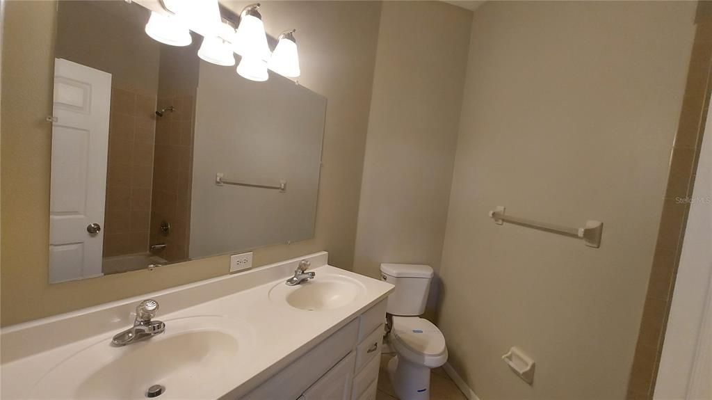 For Sale: $299,900 (3 beds, 2 baths, 1497 Square Feet)