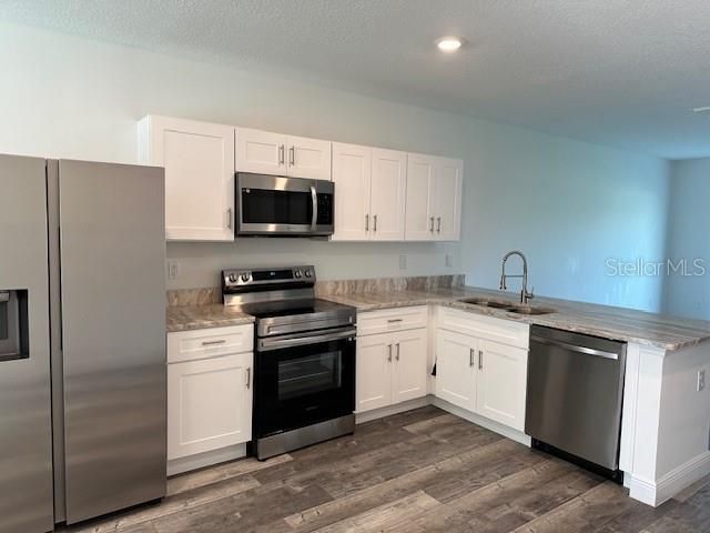 For Rent: $1,600 (3 beds, 2 baths, 1215 Square Feet)