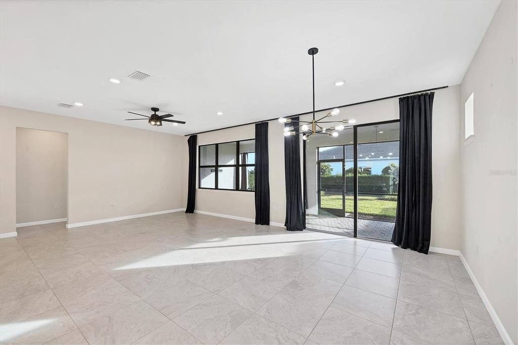 На продажу: $519,000 (2 спален, 2 ванн, 1948 Квадратных фут)