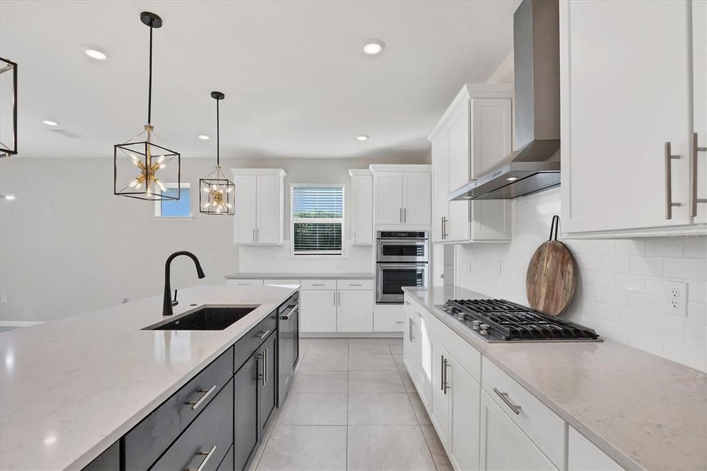 На продажу: $519,000 (2 спален, 2 ванн, 1948 Квадратных фут)