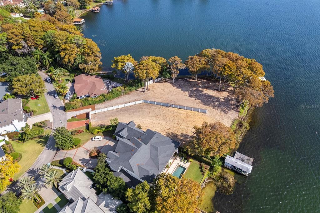 На продажу: $3,295,000 (0.56 acres)