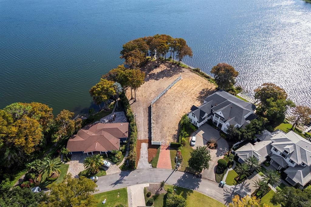 На продажу: $3,295,000 (0.56 acres)