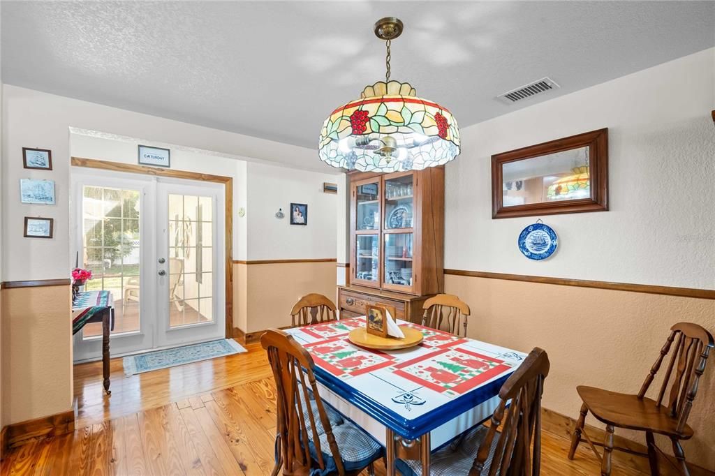 For Sale: $675,000 (3 beds, 2 baths, 1515 Square Feet)