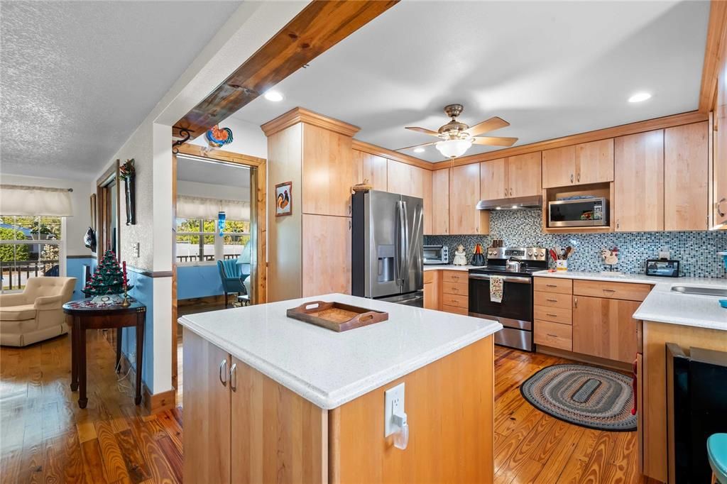 For Sale: $675,000 (3 beds, 2 baths, 1515 Square Feet)