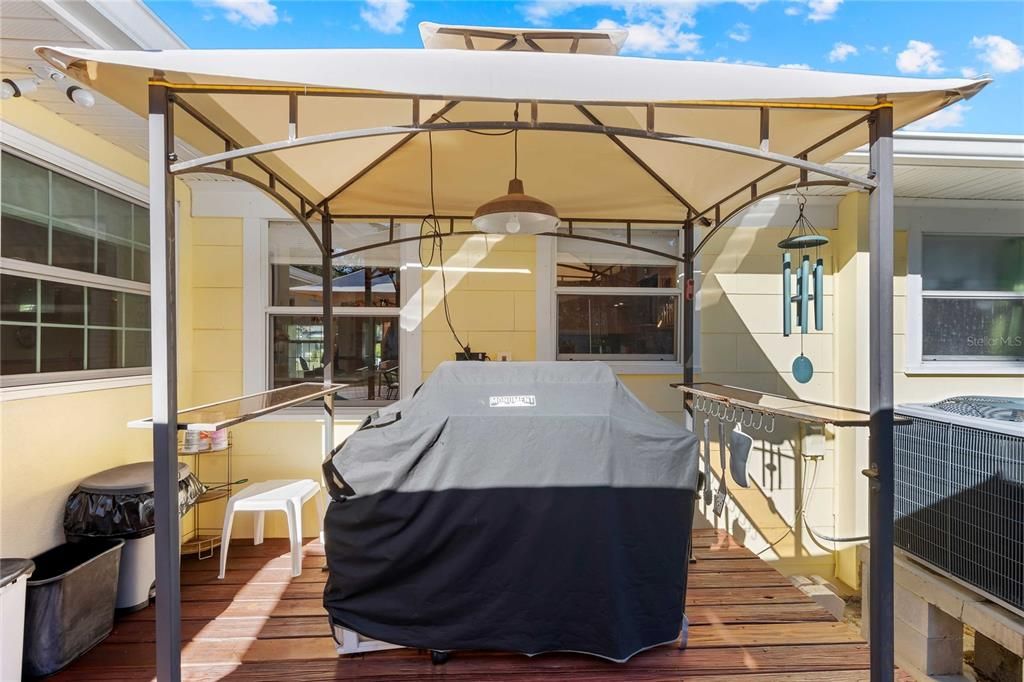 For Sale: $675,000 (3 beds, 2 baths, 1515 Square Feet)