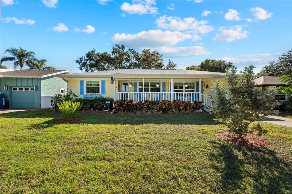 For Sale: $675,000 (3 beds, 2 baths, 1515 Square Feet)