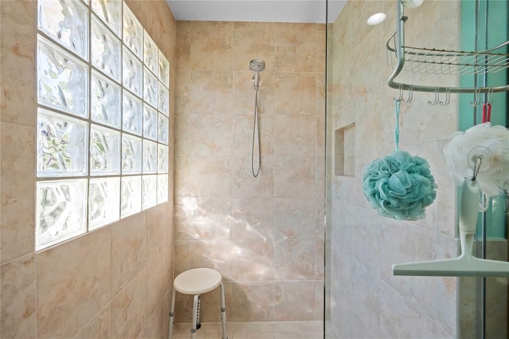 For Sale: $675,000 (3 beds, 2 baths, 1515 Square Feet)