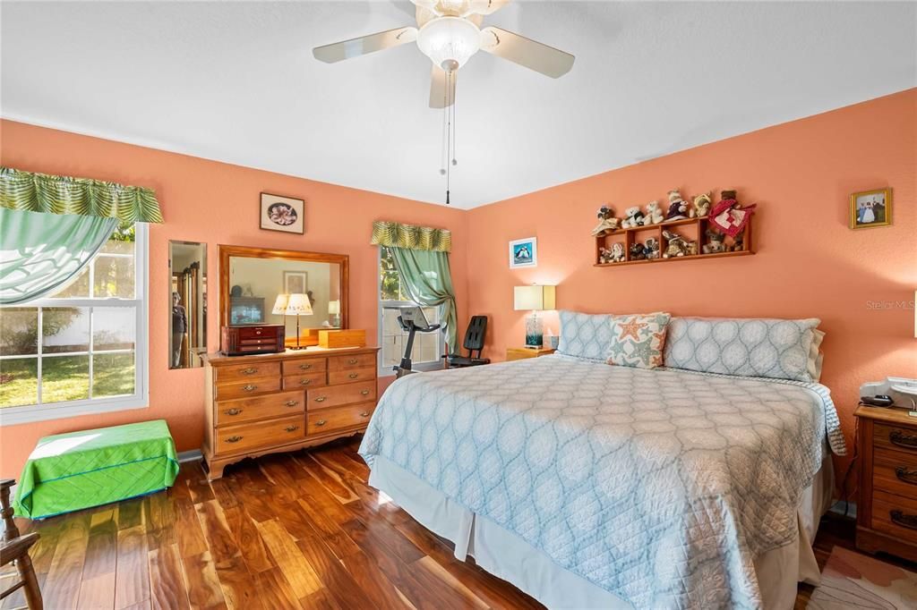 For Sale: $675,000 (3 beds, 2 baths, 1515 Square Feet)