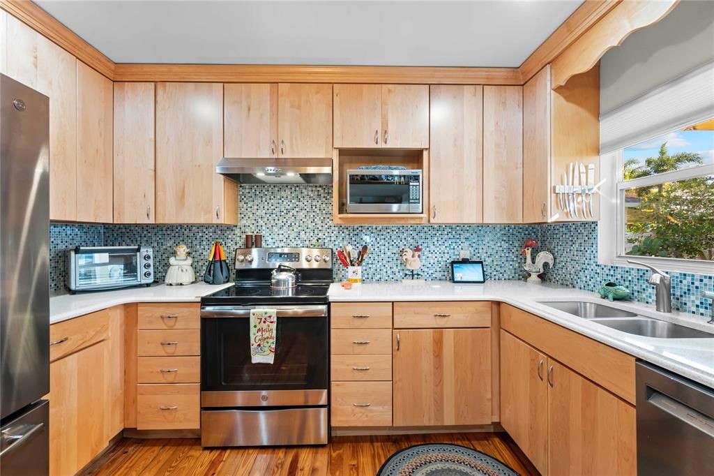 For Sale: $675,000 (3 beds, 2 baths, 1515 Square Feet)