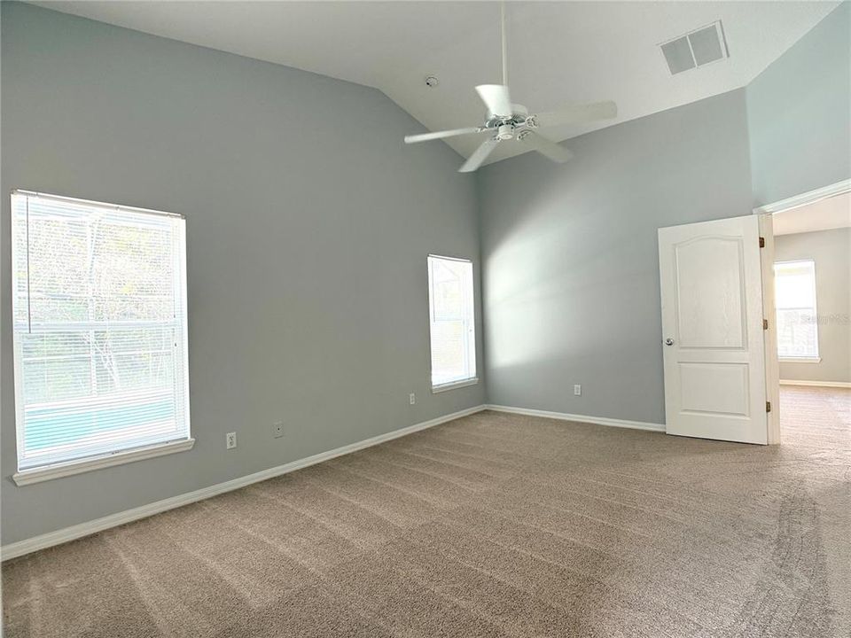 For Rent: $2,250 (4 beds, 3 baths, 1918 Square Feet)